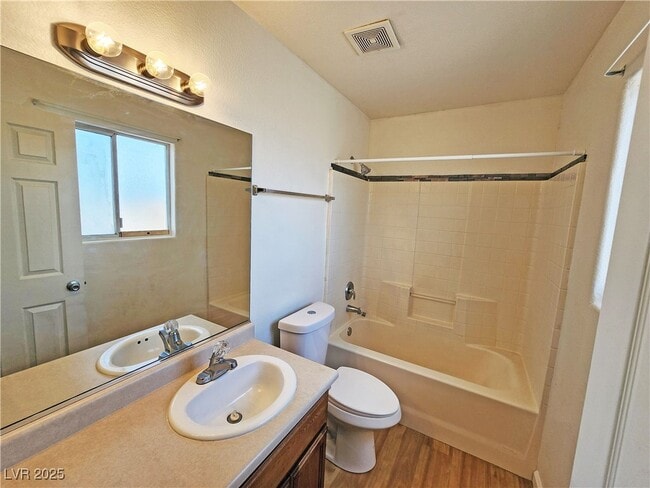 Building Photo - 1700 Sycamore Ave