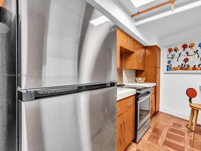 Building Photo - 1881 Washington Ave