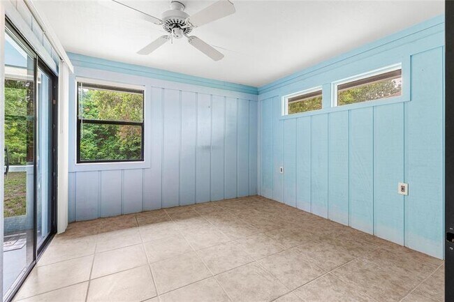 Building Photo - 2041 SE Floresta Dr