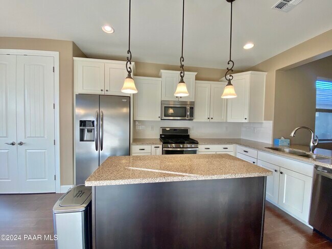 Building Photo - 1553 Range View Cir