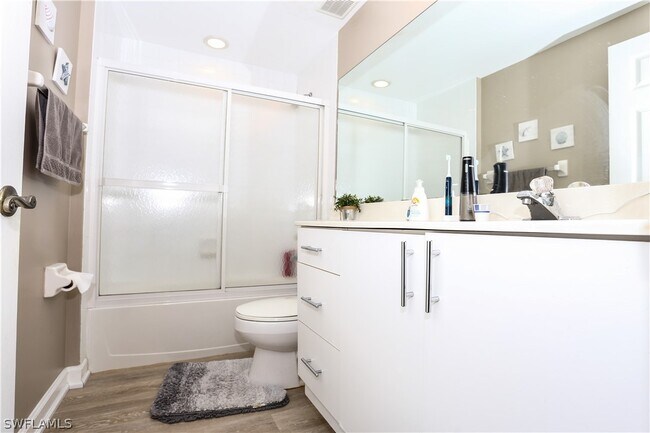 Building Photo - 2265 Hidden Lake Dr