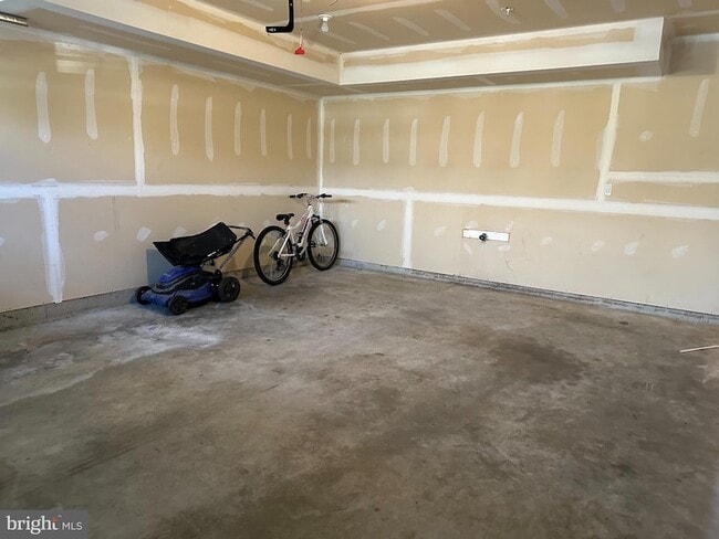 Building Photo - 103 Russell Ln