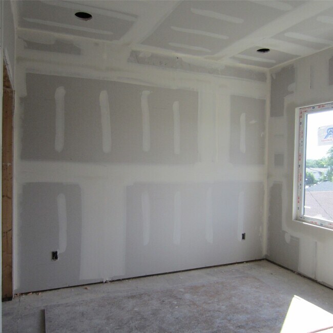 Building Photo - 2419 Rosewood St