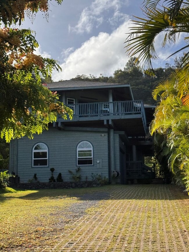 Primary Photo - Prime location, large custom home near Wai...