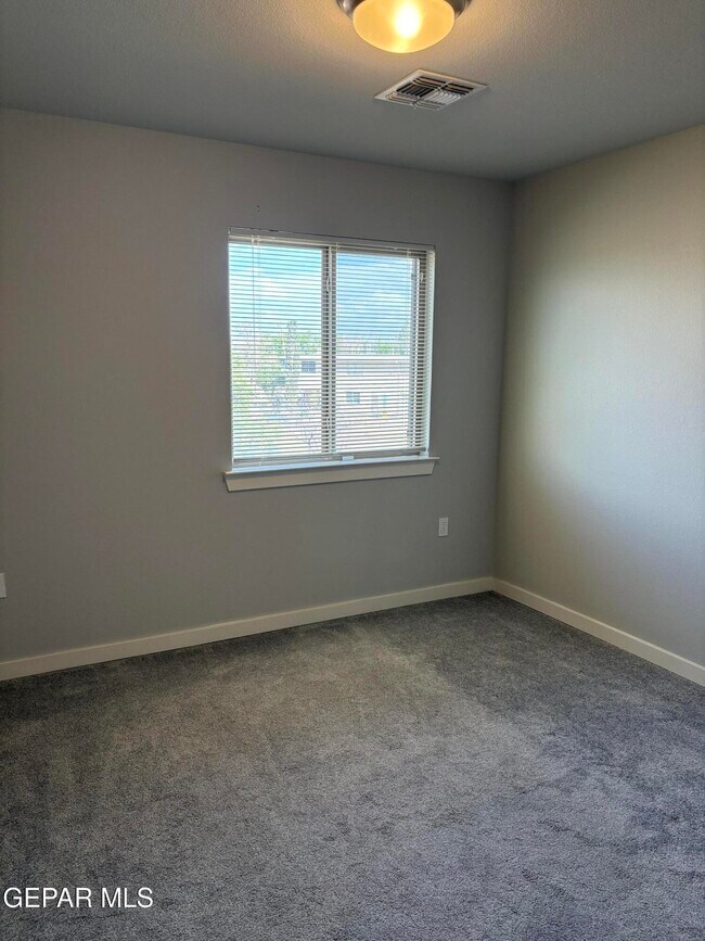 Building Photo - 11571 Leonor Duran St