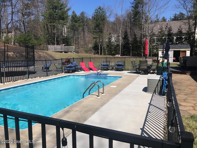 Building Photo - 4 Corinne Ct