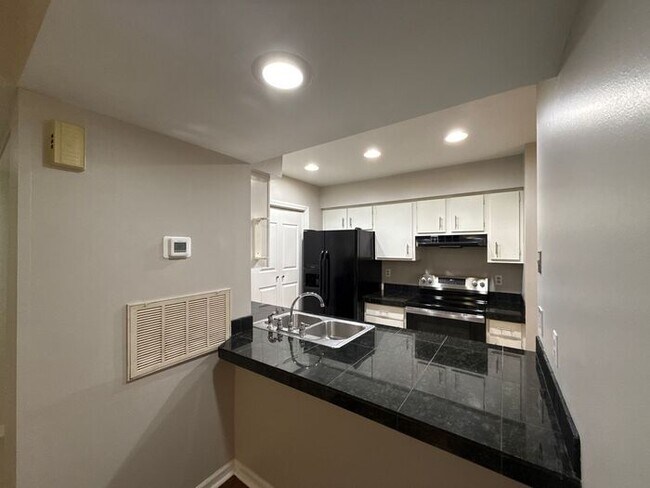 Building Photo - T.R. Lawing Realty Property