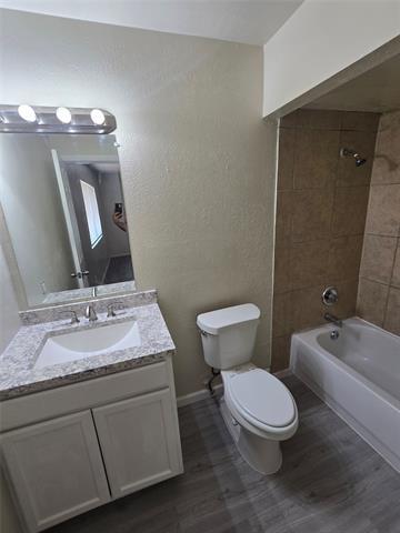 Building Photo - 7130 Hedge Dr