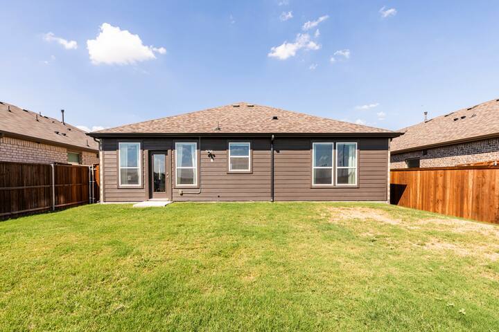 Building Photo - 528 Bronze Forest Dr