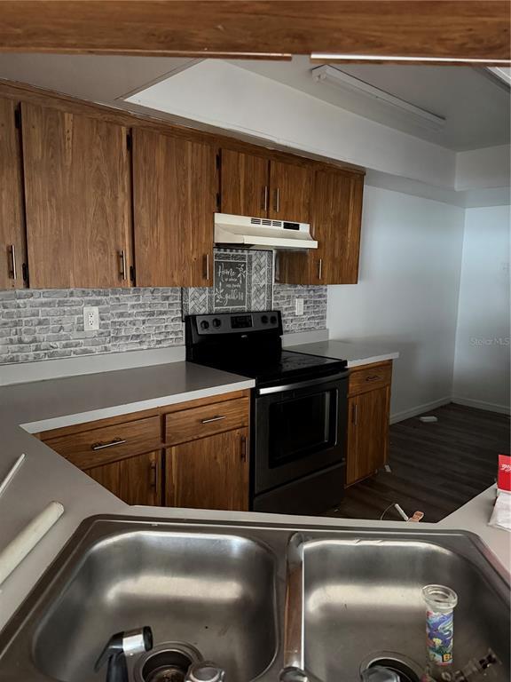 Building Photo - 664 Royalty Ct