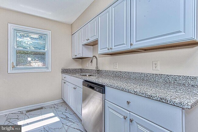 Building Photo - 8467 Ivy Glen Ct