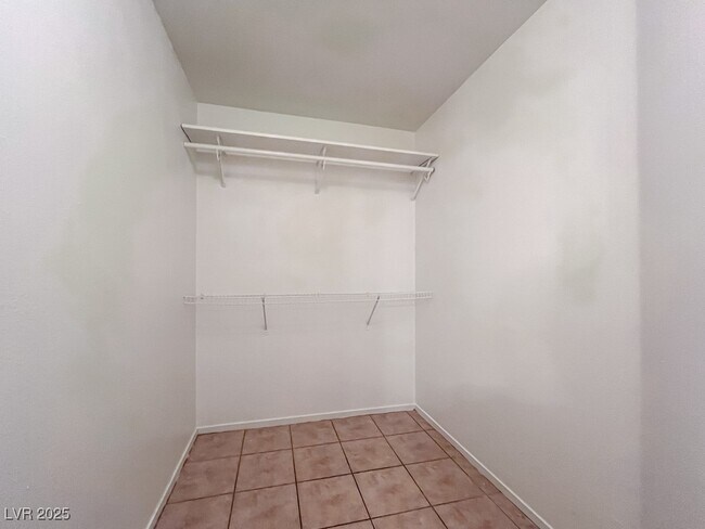 Building Photo - 5532 Great Divide St