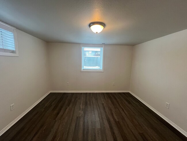 Building Photo - Non-Refundable & Security Deposit Total: $1400.00