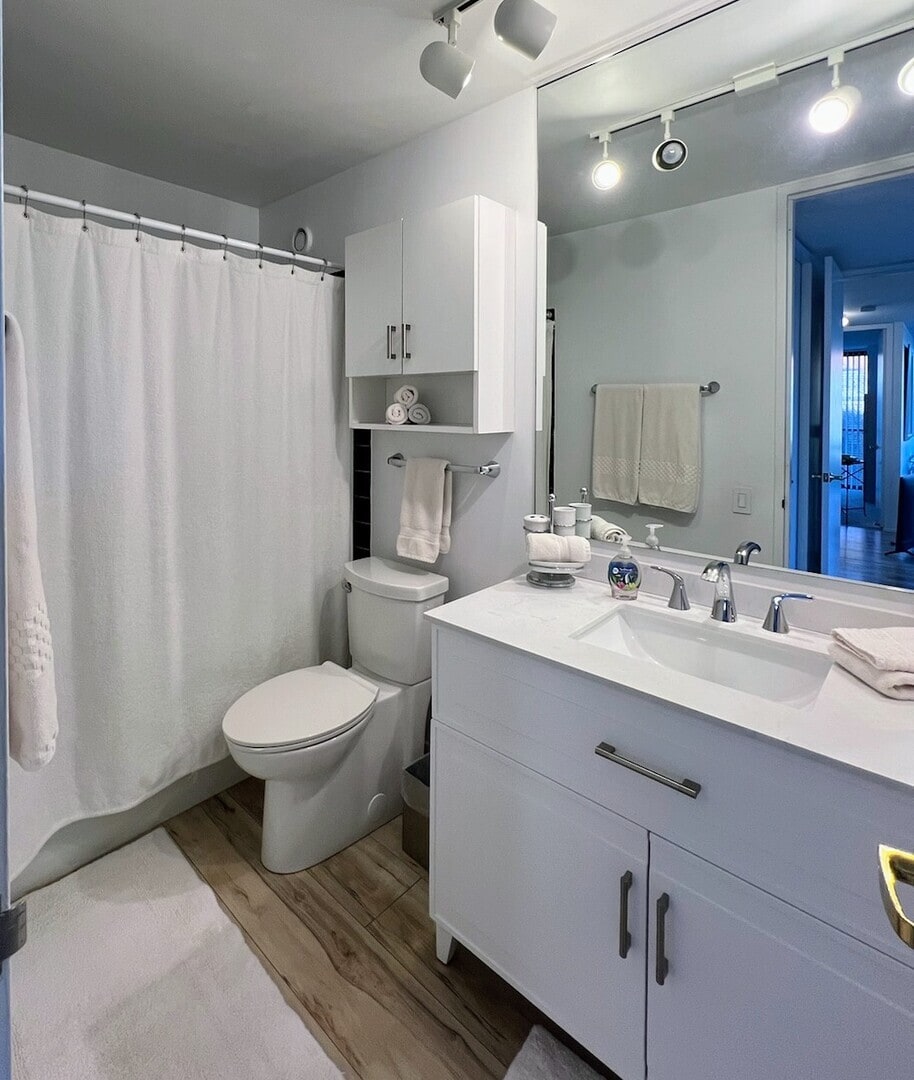 Building Photo - 345 W Fullerton Pkwy