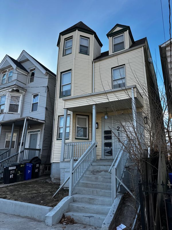 Building Photo - 211 Fairmount Ave