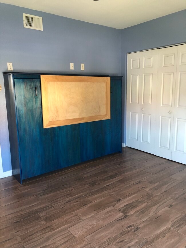 Building Photo - 2950 Viscaya Pl