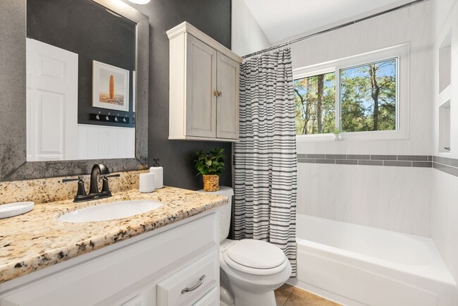 Building Photo - 115 E Pathfinders Cir