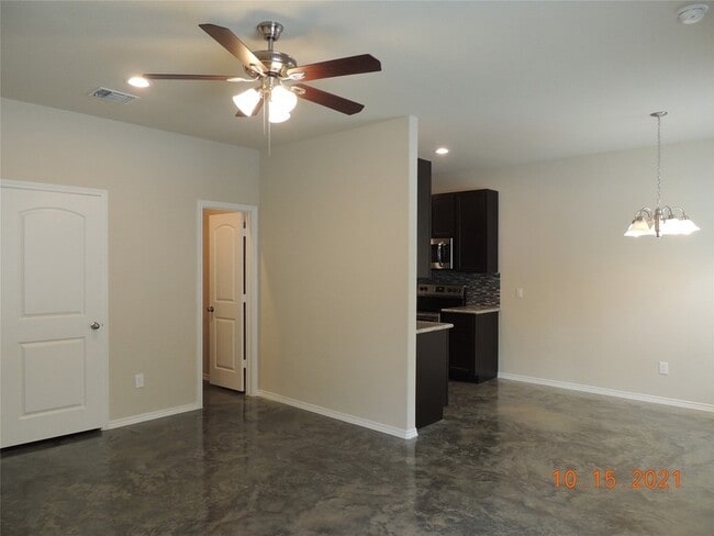 Building Photo - 615 Hayman St