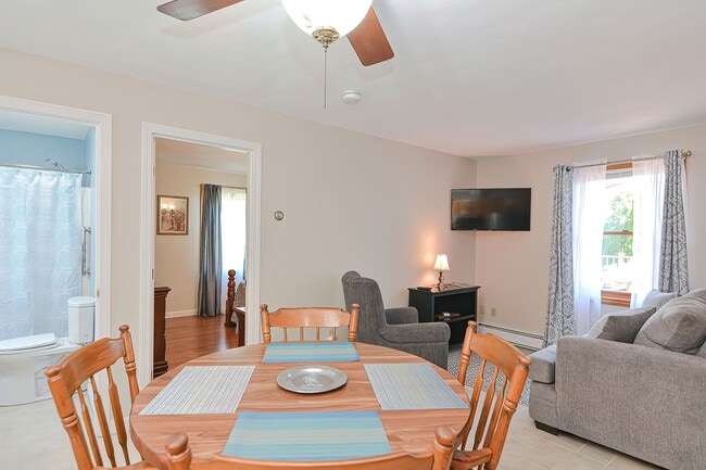 Building Photo - Winter rental: Dot's Place- (Utilities Inc...