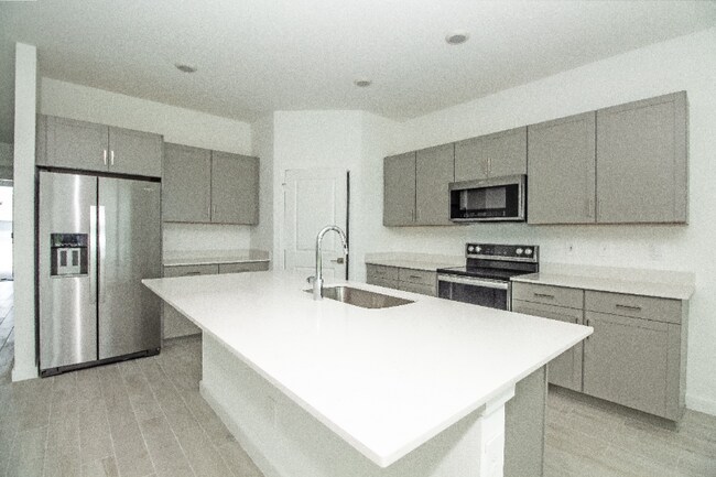 Building Photo - 5729 SE Sky Blue Cir