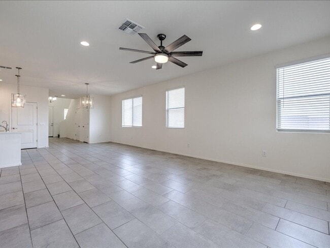 Building Photo - 11328 S Weismann Dr