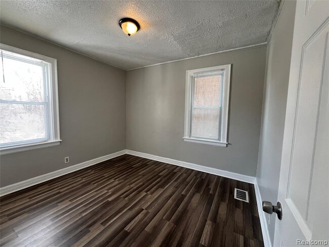 Building Photo - 14828 Sussex St