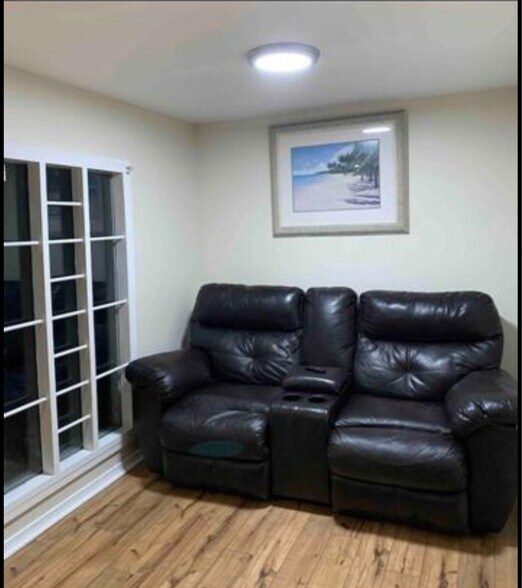 Building Photo - 7 Odess Ln