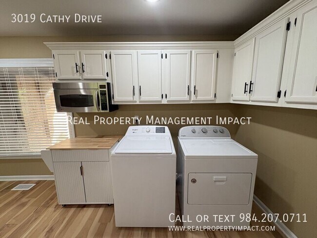 Building Photo - 3019 Cathy Dr