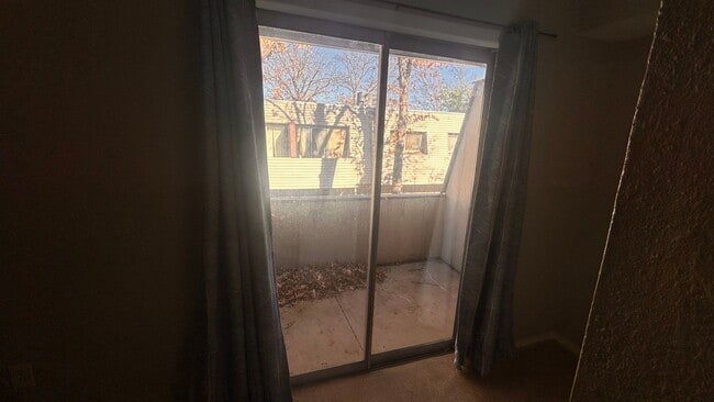 Building Photo - Wonderful 1-bedroom, 1.5-bath loft style condo!