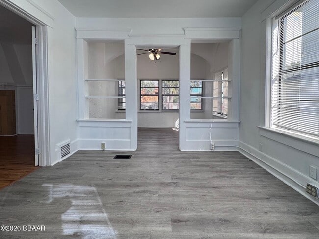 Building Photo - 436 N Grandview Ave