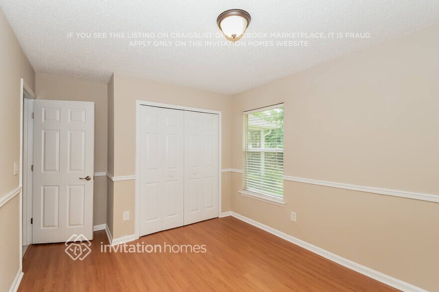 Building Photo - 277 Maplewood Dr