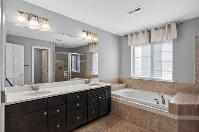 Building Photo - 41309 Chestnut Hill St