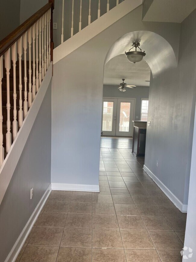 Building Photo - Eagle Landing Subdivision - Hardwood Floor...