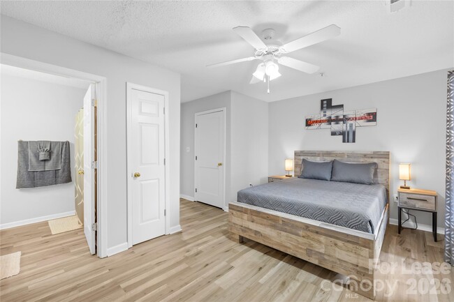 Building Photo - 118 Steam Engine Dr