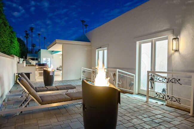 Building Photo - 74775 Del Coronado Dr