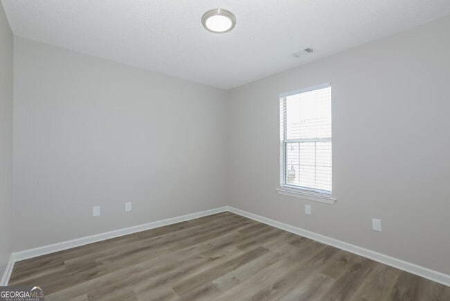 Building Photo - 550 Ransom Way