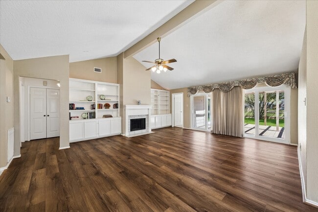 Building Photo - 711 Flower Field Ct