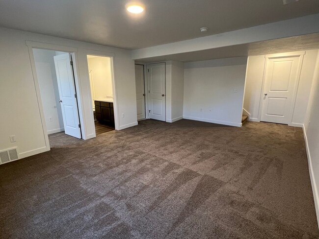 Building Photo - TOWNHOUSE IN TAYLORSVILLE