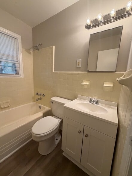 Building Photo - 1101 Easton Rd