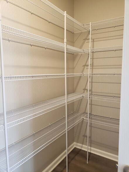 Building Photo - 89 Signet Cir