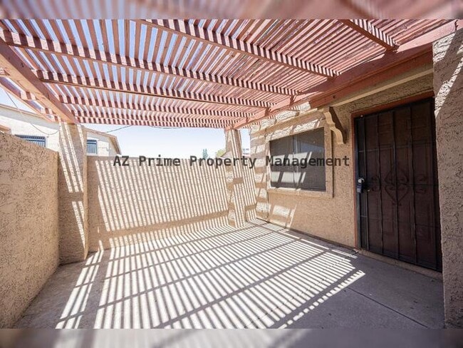 Building Photo - 5040 N 40th Ave
