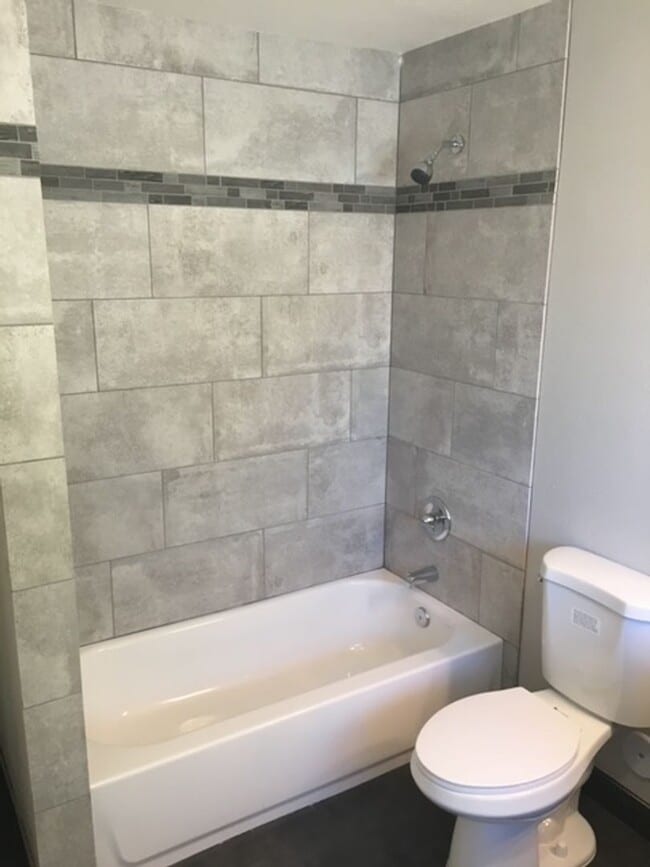 Building Photo - 5-Bedroom Tempe Home with Private Pool near ASU