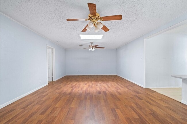 Building Photo - Vintage Home in Medical District *HALF-OFF...