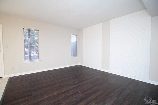 Building Photo - 7225 Dogwood Terrace Dr