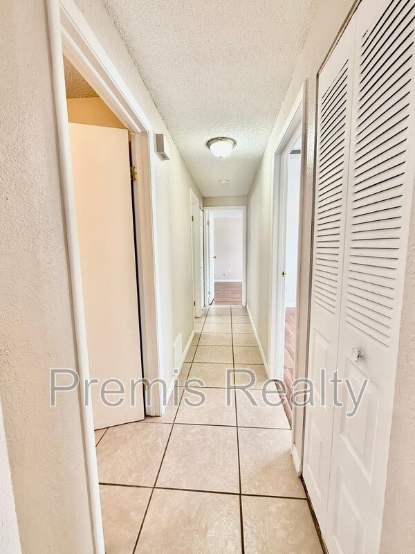 Building Photo - 123 Loblolly Ct
