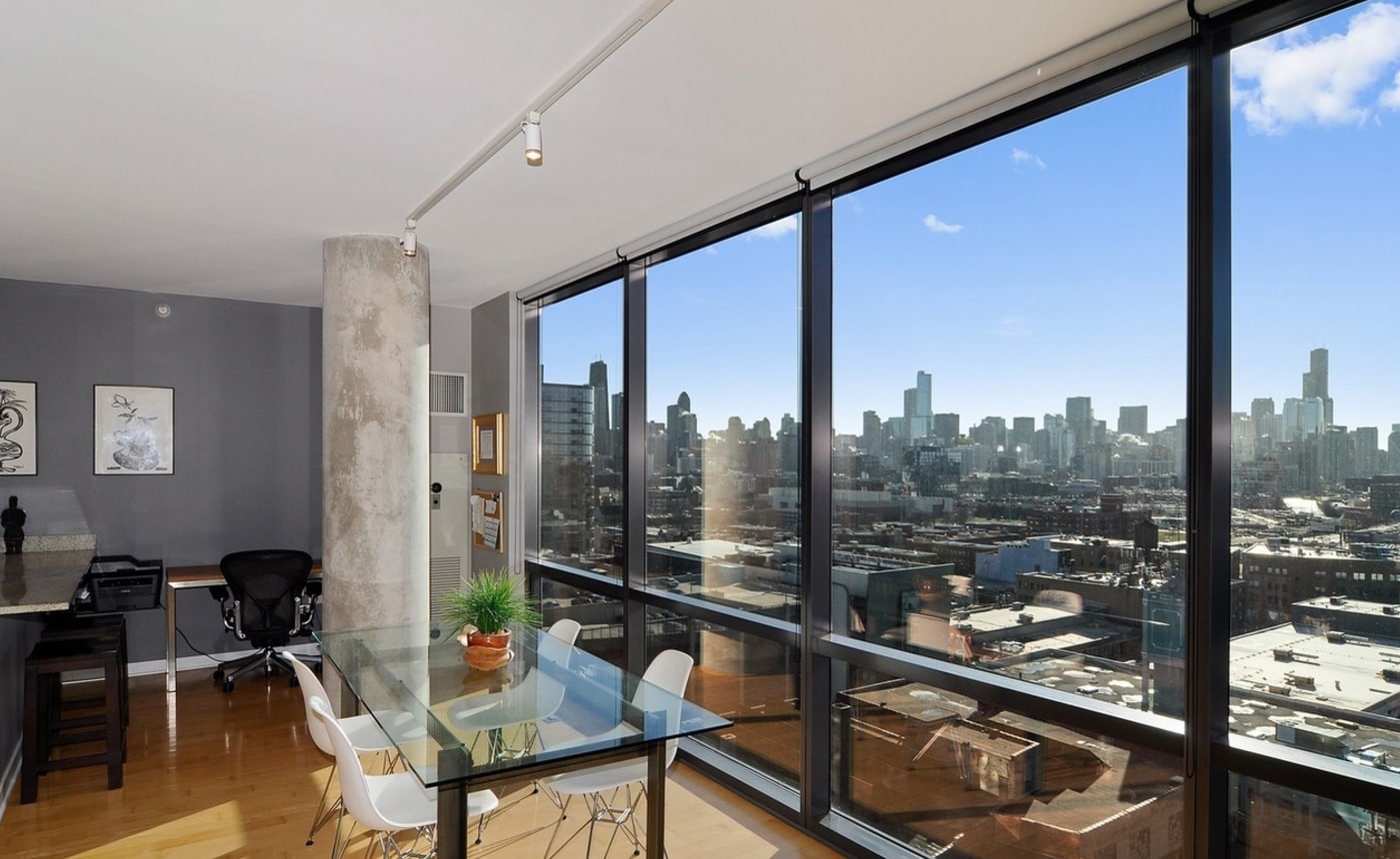 Building Photo - 860 W Blackhawk St