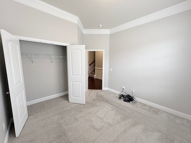 Building Photo - 676 Scarlet Baby Dr