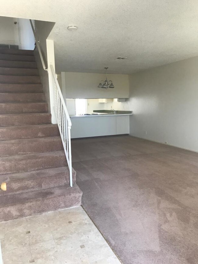 Building Photo - 2 bedroom in Vallejo CA 94591-4981