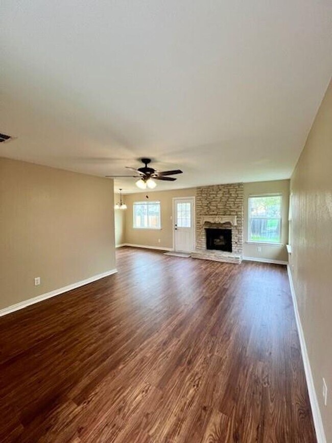 Building Photo - Beautiful remodel in Village at Anderson M...
