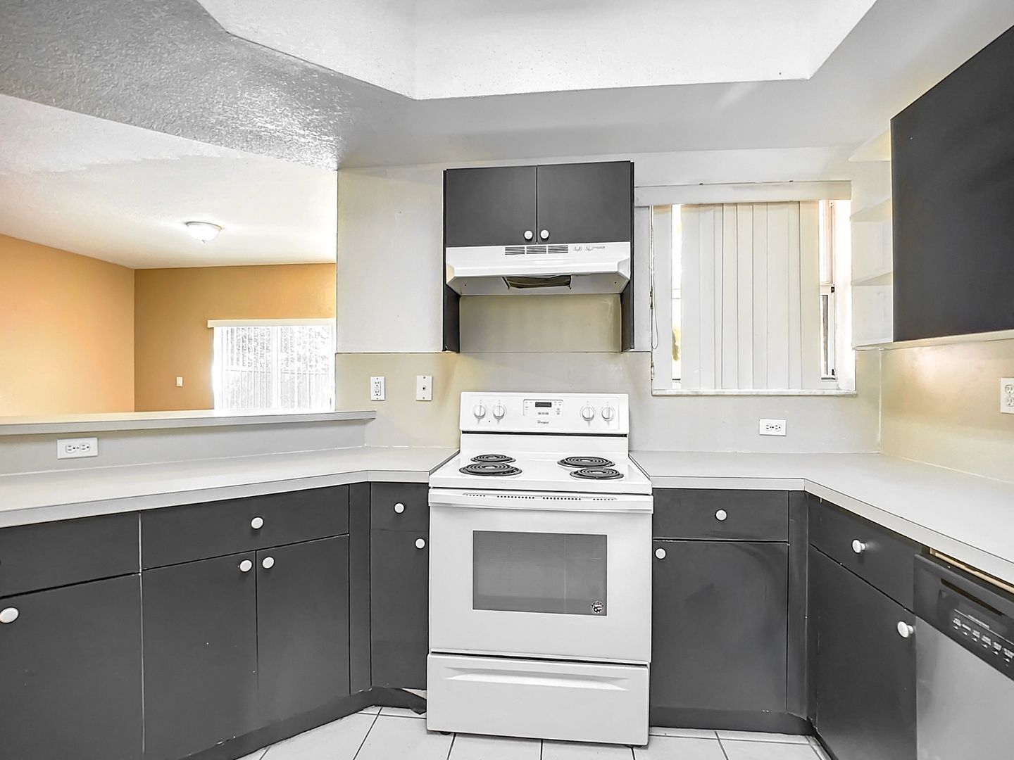 Building Photo - 965 SW 6th Ct